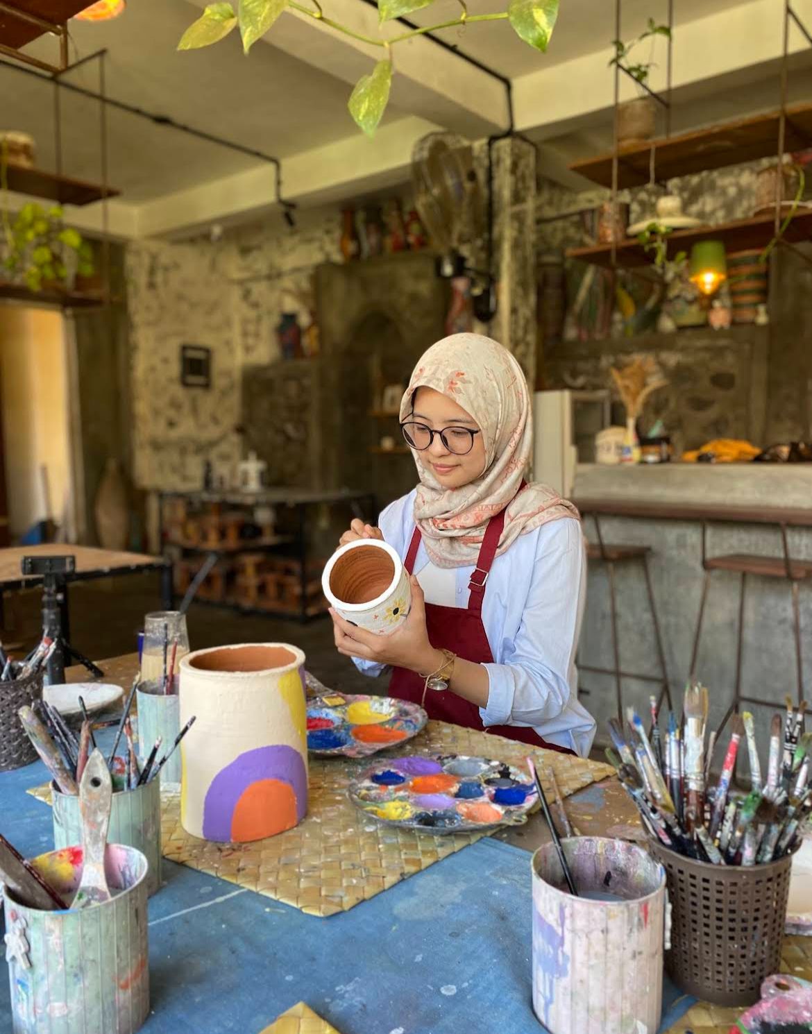 Drawing Clay Class – Earthenware Painting Experience in Ubud